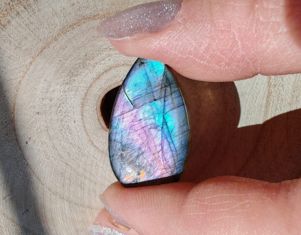 Labradorite viola