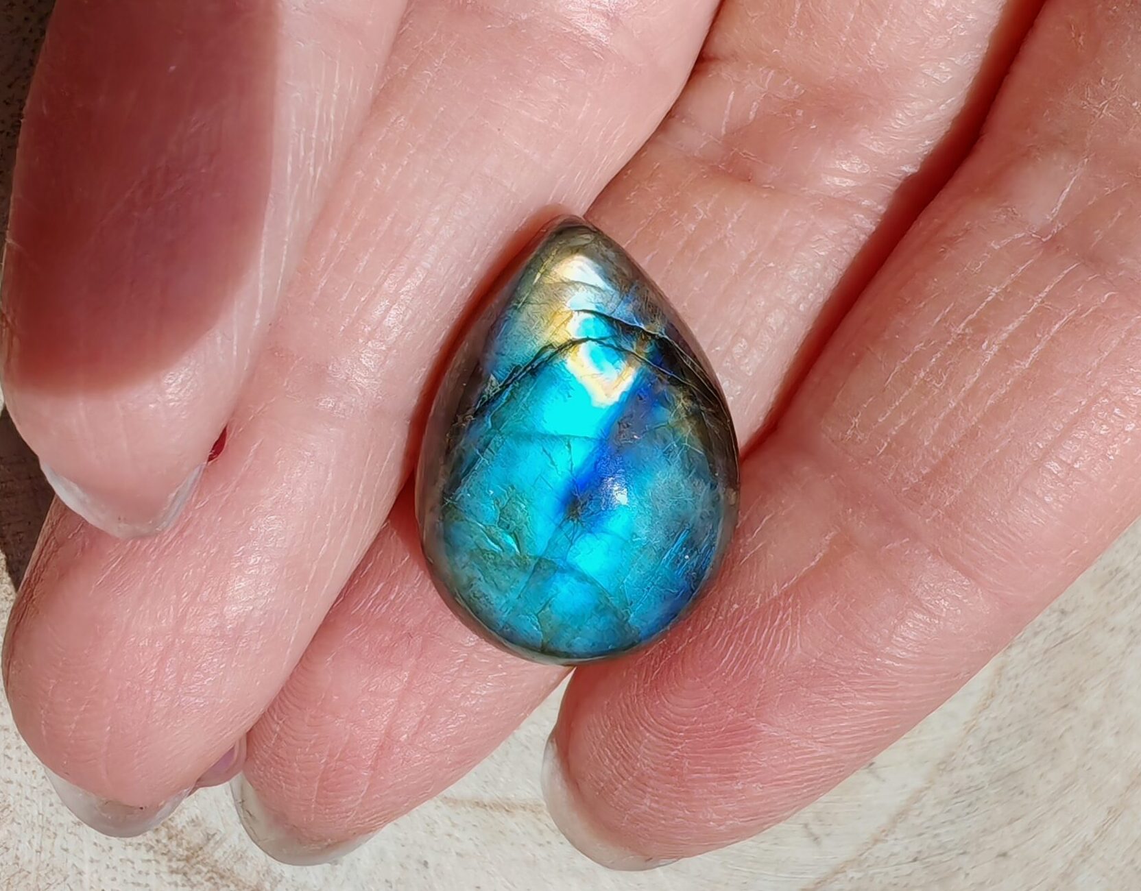 labradorite goccia