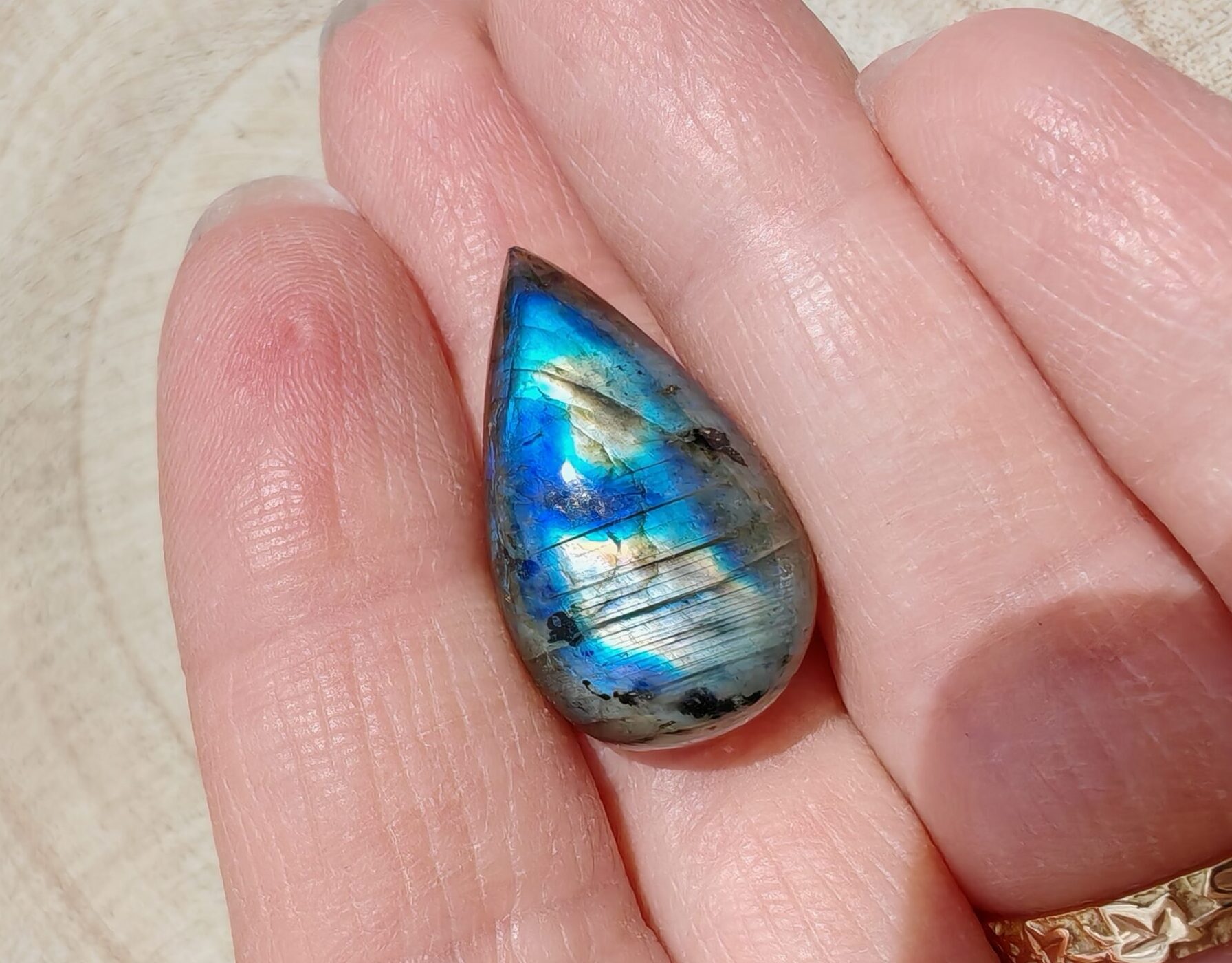 labradorite goccia