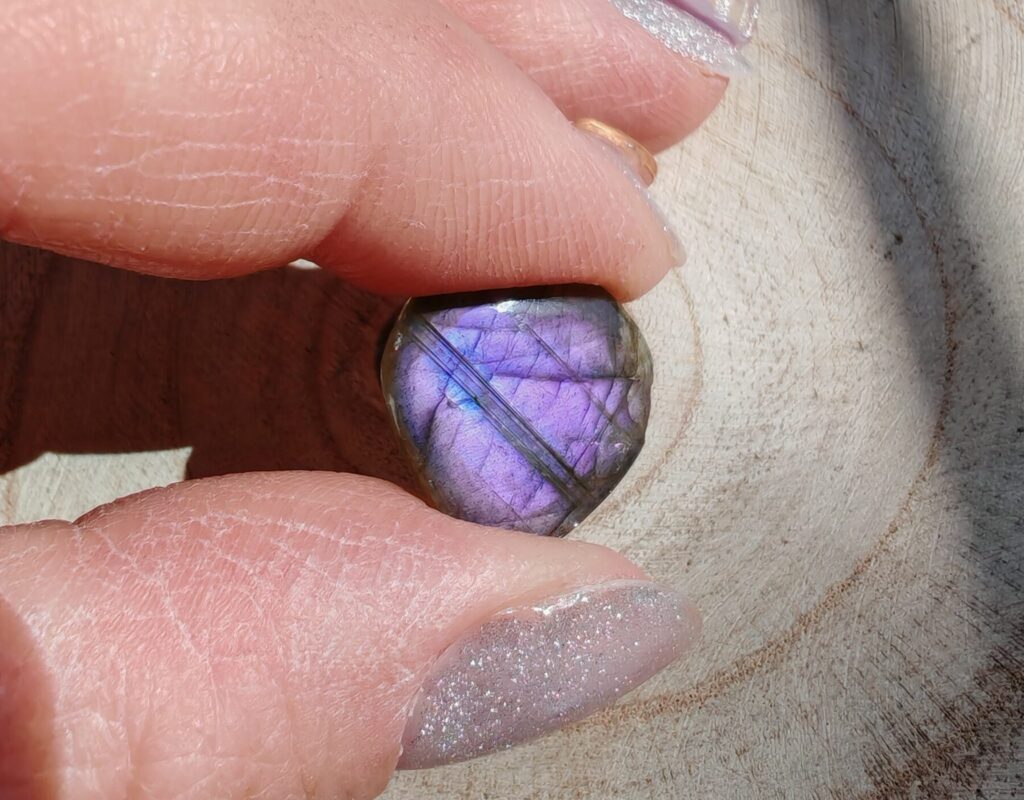 labradorite viola